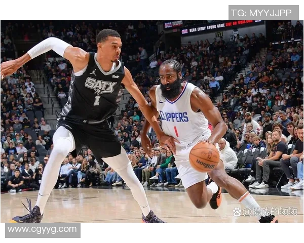 南京足球队逆袭之路：从低谷到巅峰的精彩历程与奋斗精神